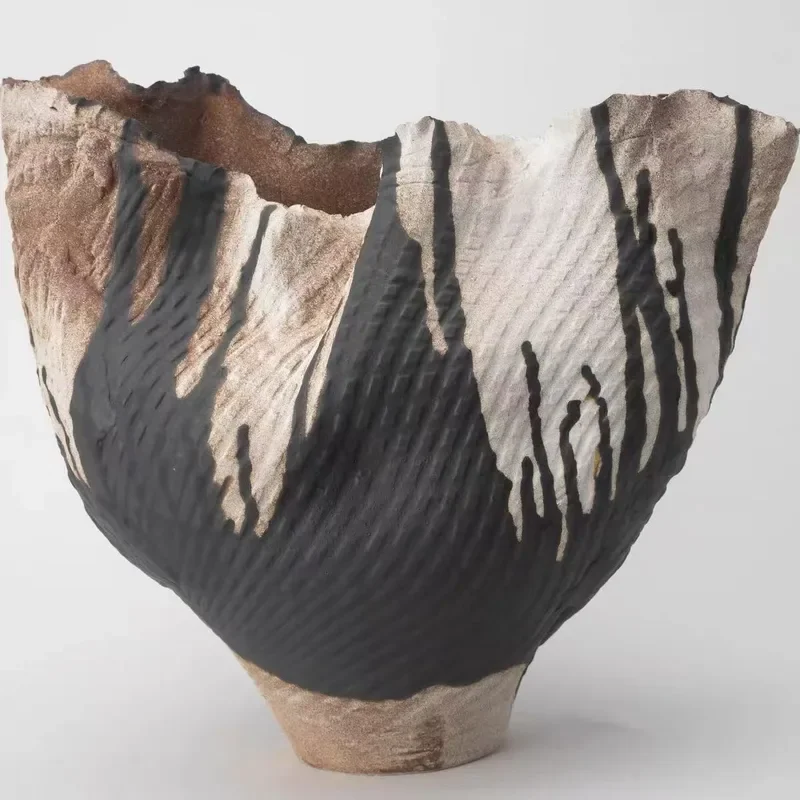 Handmade Ceramic Vase Medieval Wabi Sabi Style Coarse Pottery Flower Arrangement Ornament for Hotel Homestay Model Room Decor