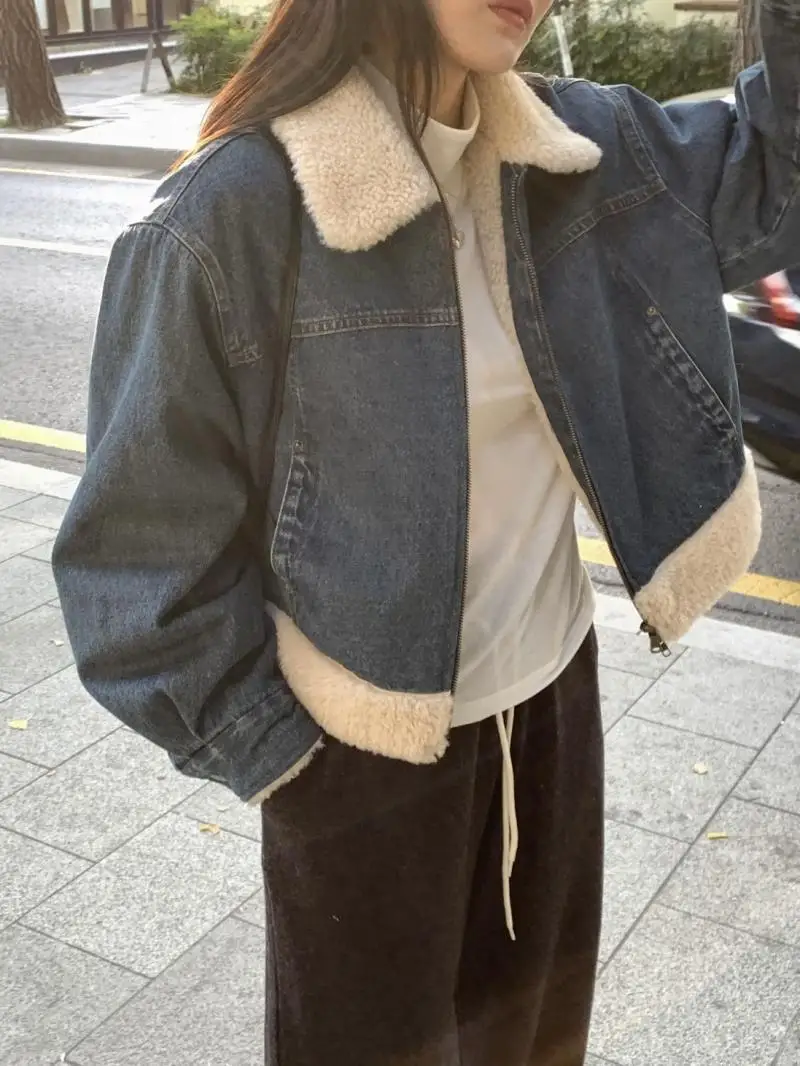 

Утолщенная джинсовая куртка с отложным воротником для женщин, зимний новый винтажный универсальный дизайн, топ из овечьей шерсти