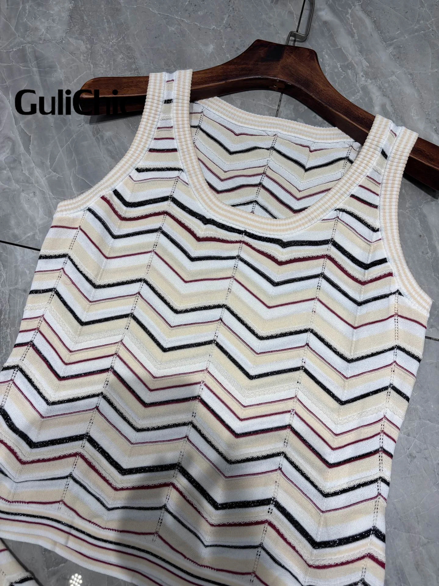 7.12 GuliChic Shiny Metallic Bright Silk Multicolor Zigzag Striped Slim Tank Top And Straight Pants Knit Set For Women