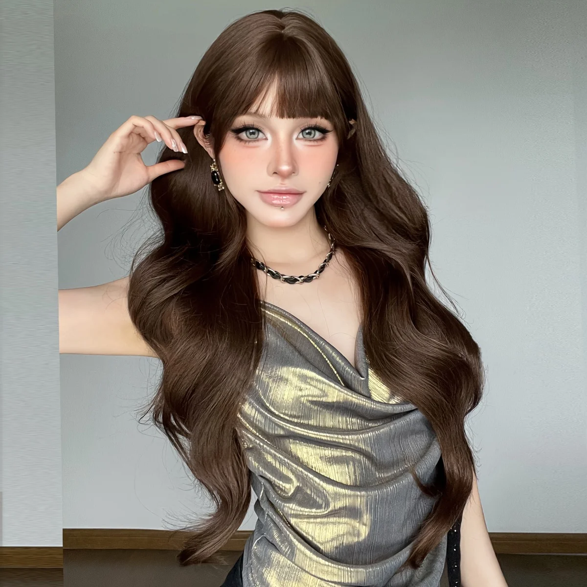 Routine Wigs Long Curly Wave Honey Brown Wigs for Women Daily Party Use High Density Synthetic Coffee Brown Wigs with Bangs