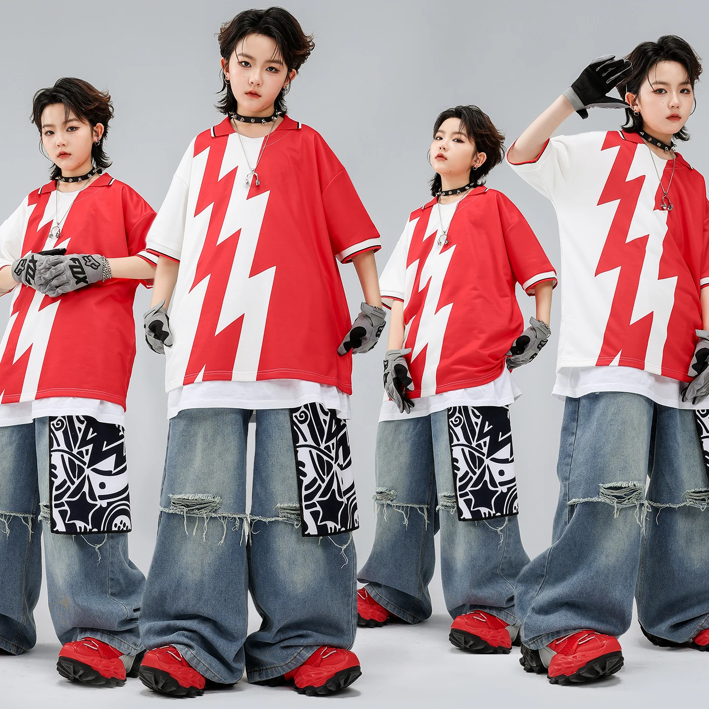 

Детская одежда в стиле хип-хоп с красным принтом в виде молнии, свободные джинсовые брюки, уличная одежда для мальчиков и девочек, одежда для джазовых танцев, уличные костюмы для выступлений