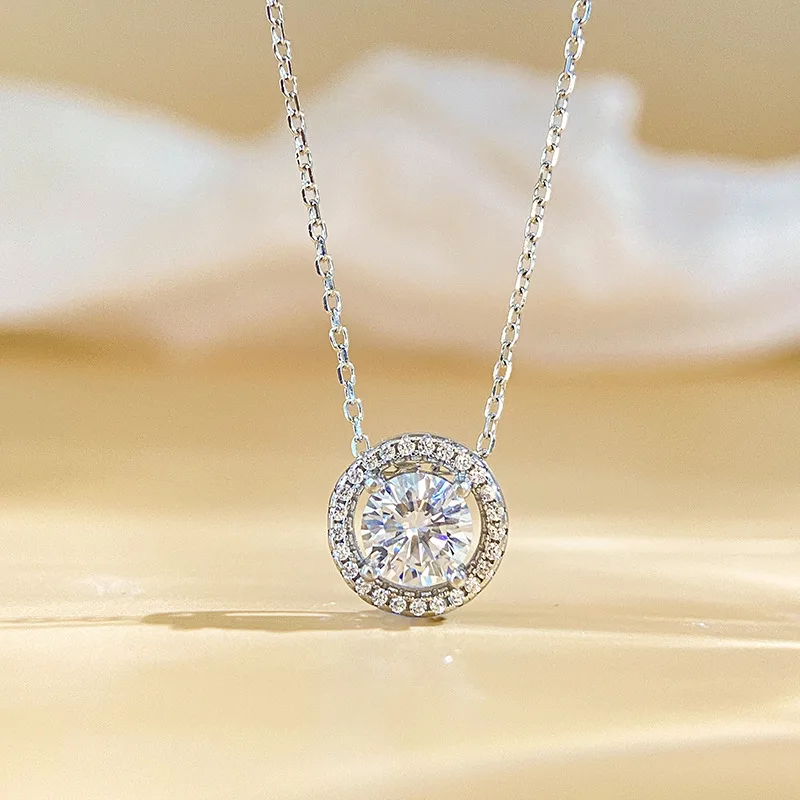 

Moissanite s925 silver necklace pendant, classic round bag, fashionable and simple, collarbone chain, high-end feel