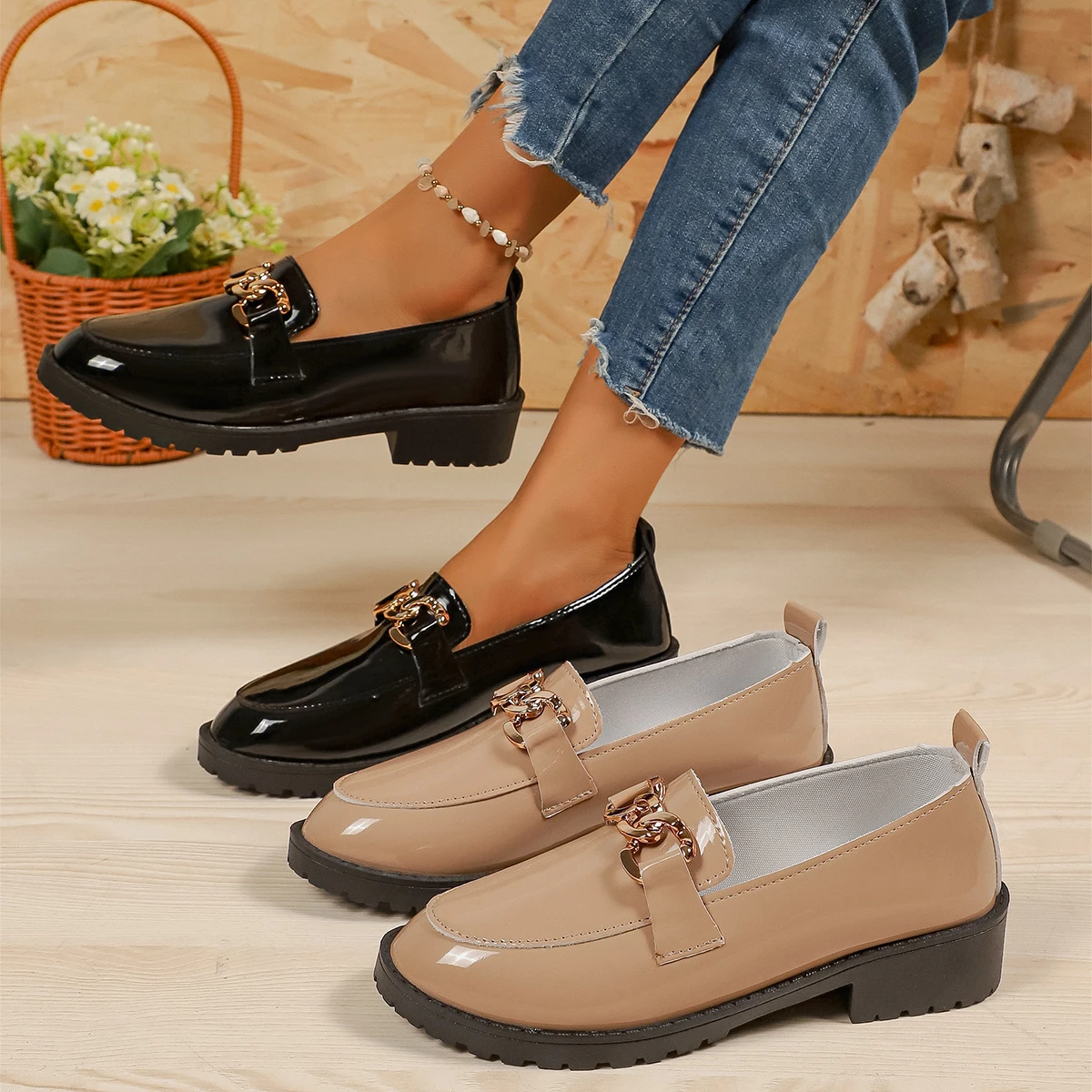British Style Women's Round-headed Leisure Platform Loafers Spring and Autumn Metal Chain Decorative Comfortable Leather Shoes