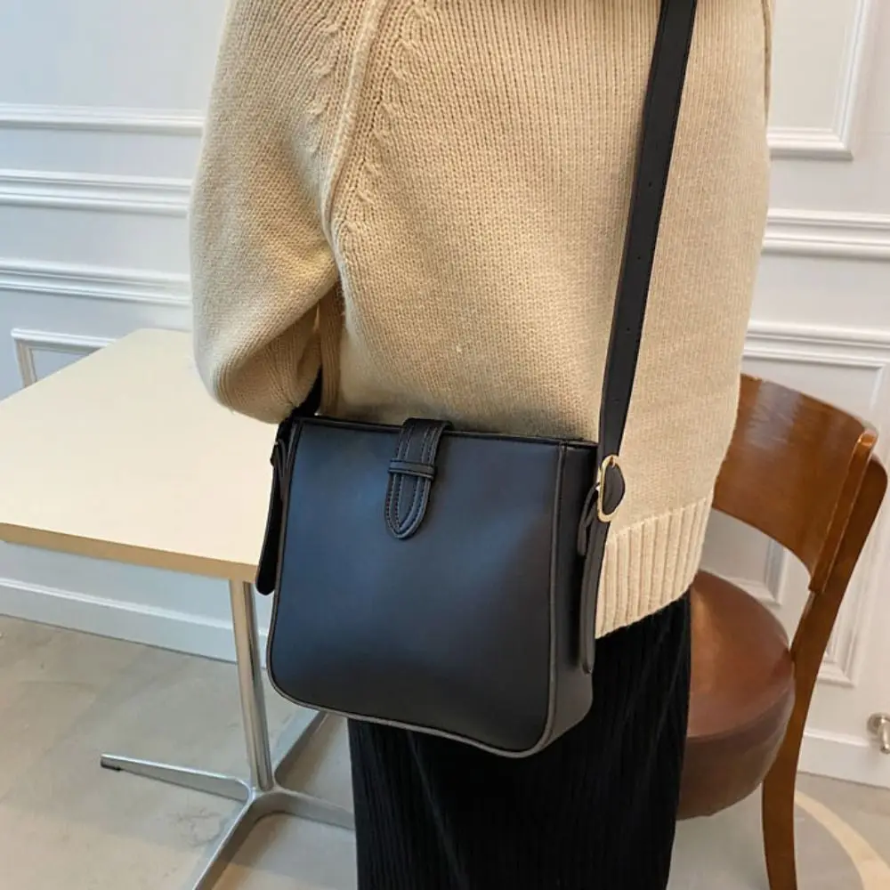 

Large Capacity PU Leather Square Bag Handbag Korean Style Simple Shoulder Bag All-match Phone Bag Ins Square Tote Bag