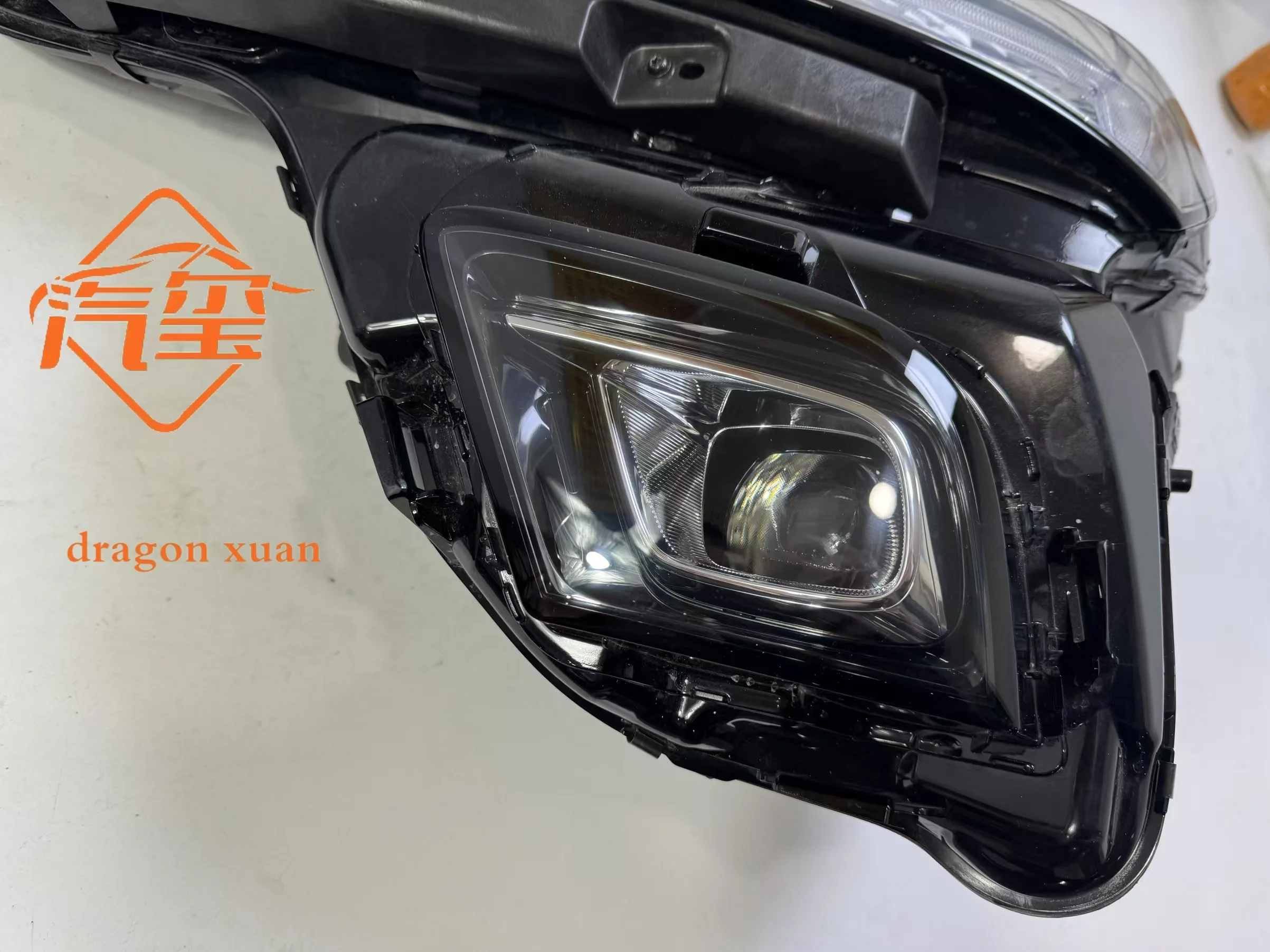 Automobilteile für Buick ENVISTA Scheinwerfer LED-Scheinwerfer 42727619