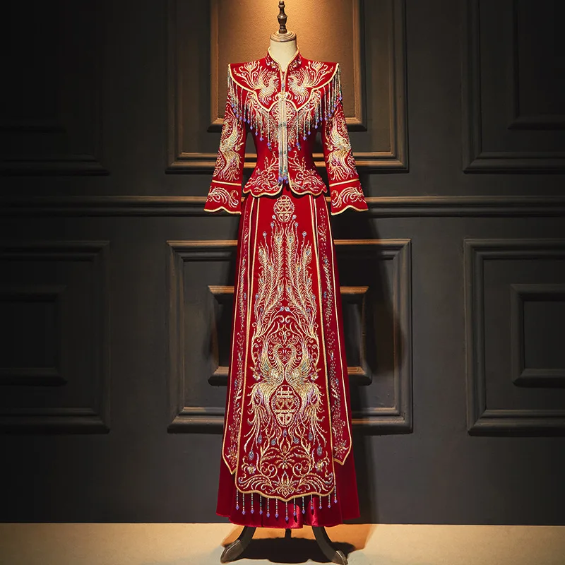 

Chinese Style Traditional Bride Bridegroom Wedding Dresses Tang Suit Red Phoenix Beading Tassel Choengsam Vestidos Qipao