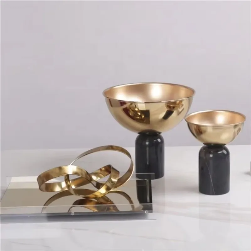 Light  Minimalist Geometric Gold Twisted Knotted Art Ornaments Home Decorations