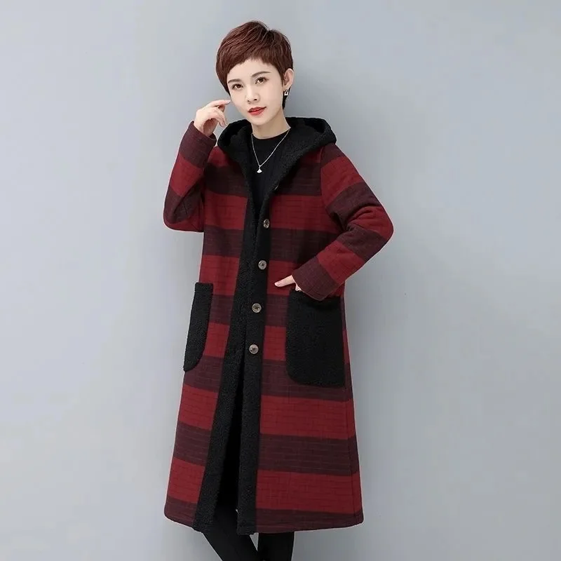 2024 Autumn/Winter New Mother Plush Coat Long Over Knee Style Mid aged Elderly Female Windbreaker Hooded with Warm Washed Cotton