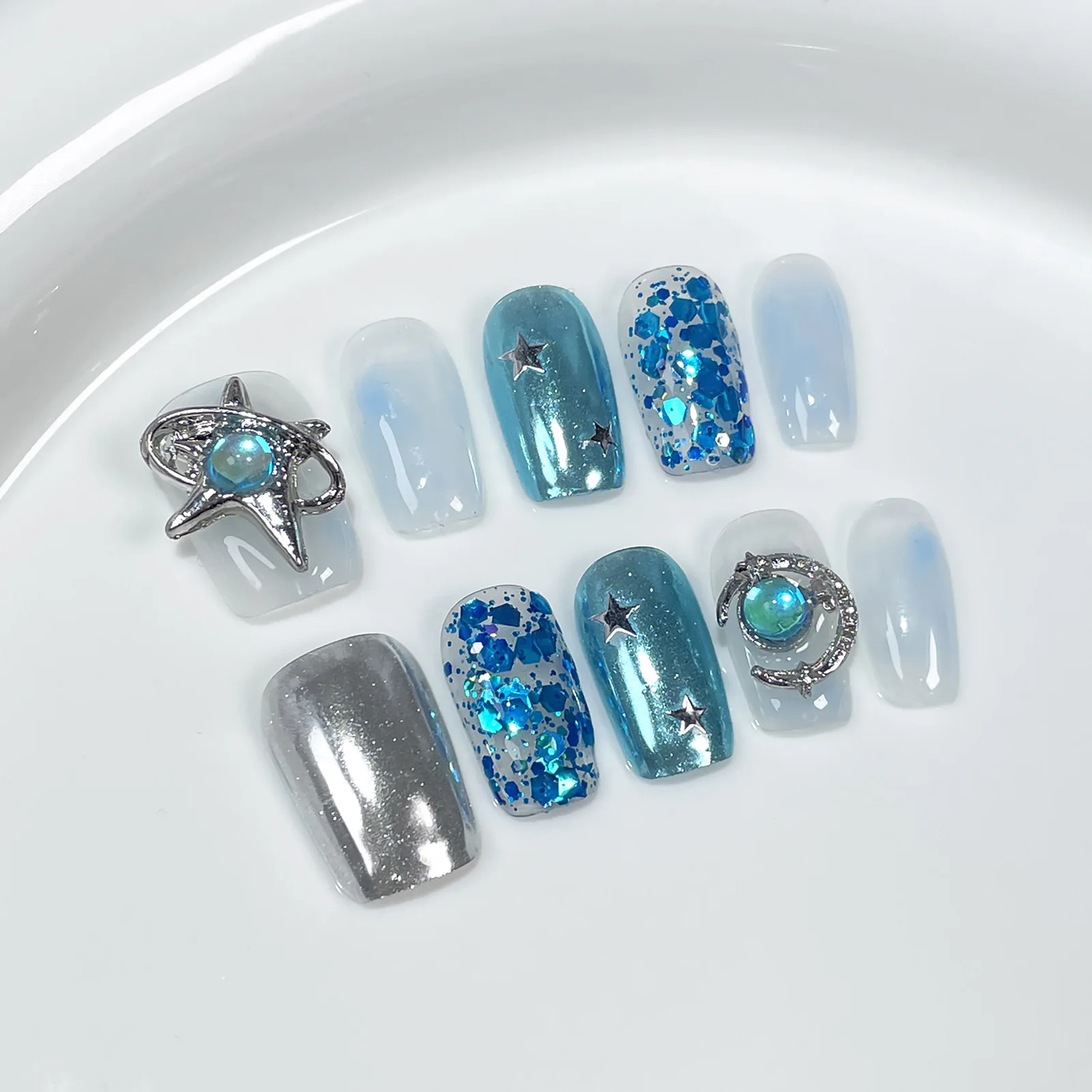

Handmade Press on Nails Short Coffin Silver Blue Mirror Powder Fake Nails Heavy Metal Star Blue Crystal Design False Nails