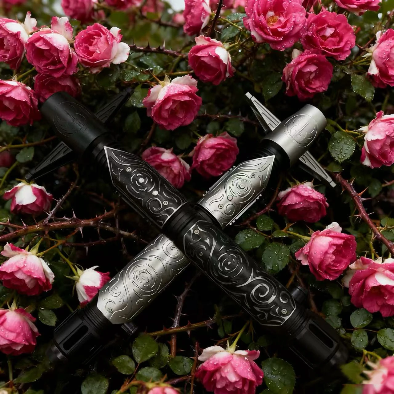 

Черно-белый световой меч с резным узором Proffie v 2,2, чувствительный, гладкий, с поворотной металлической текстурой, лезвие из дуэля для двух человек