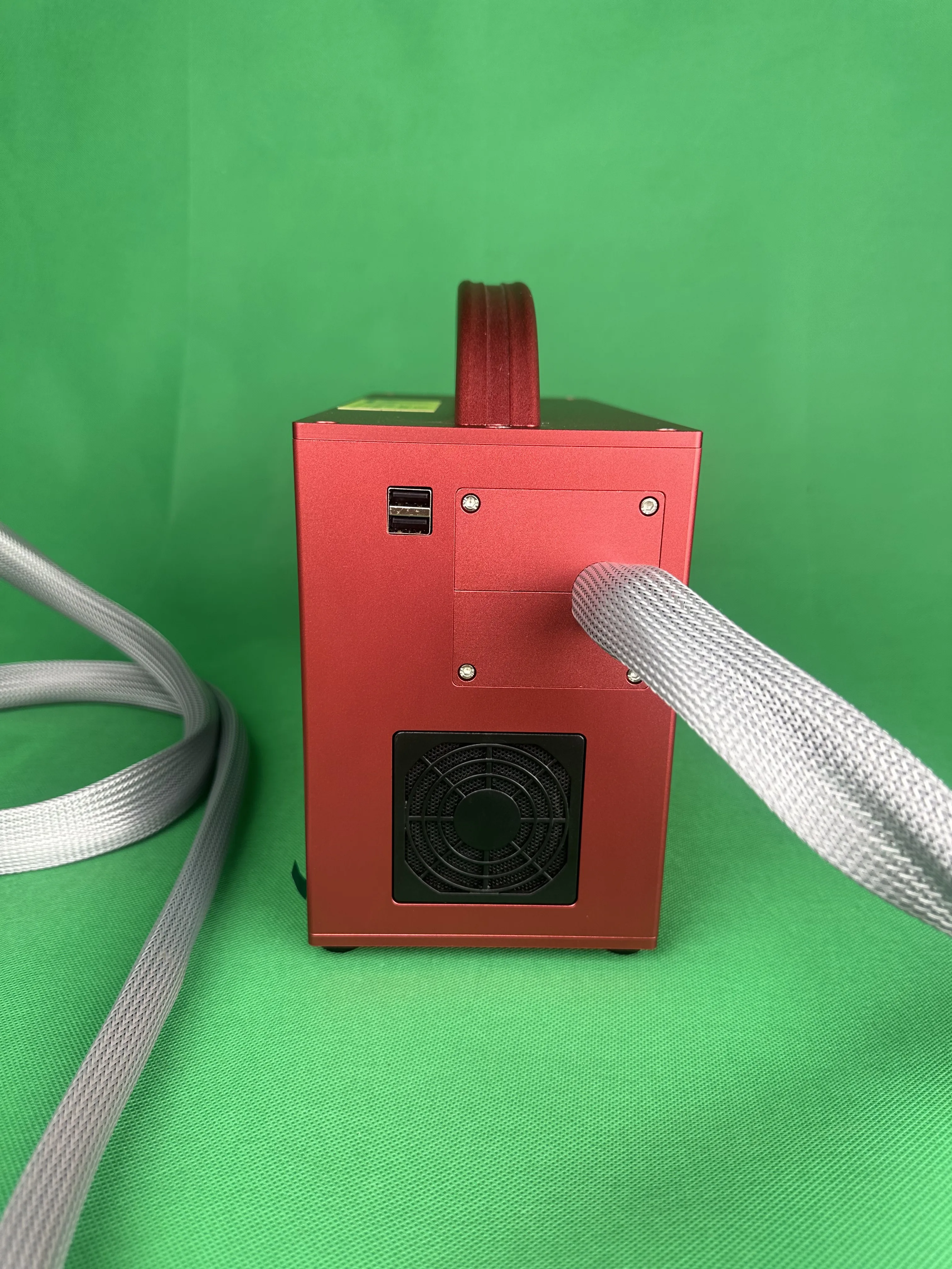 

Портативный воздушный охлаждающий 20 Вт, 30 Вт, 50 Вт, ручной волоконный лазерный гравер, лазерная маркировочная машина, гравер из металлического волокна