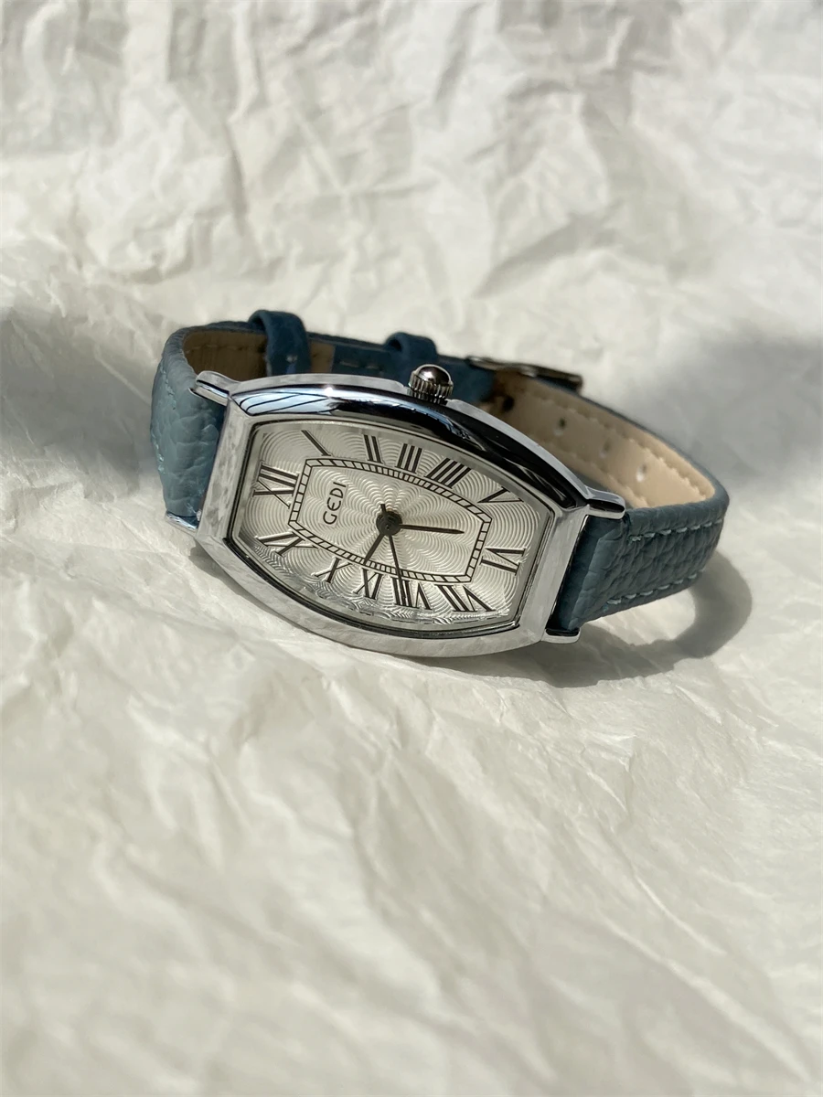 Orologio di lusso da donna, orologio blu foschia, orologio da donna impermeabile di lusso leggero di fascia alta con botte di vino, regalo per donne studentesse