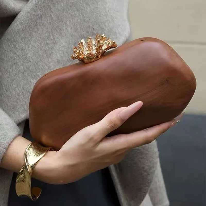 2026 new walnut flower metal dinner box bag fashionable and versatile chain crossbody bag