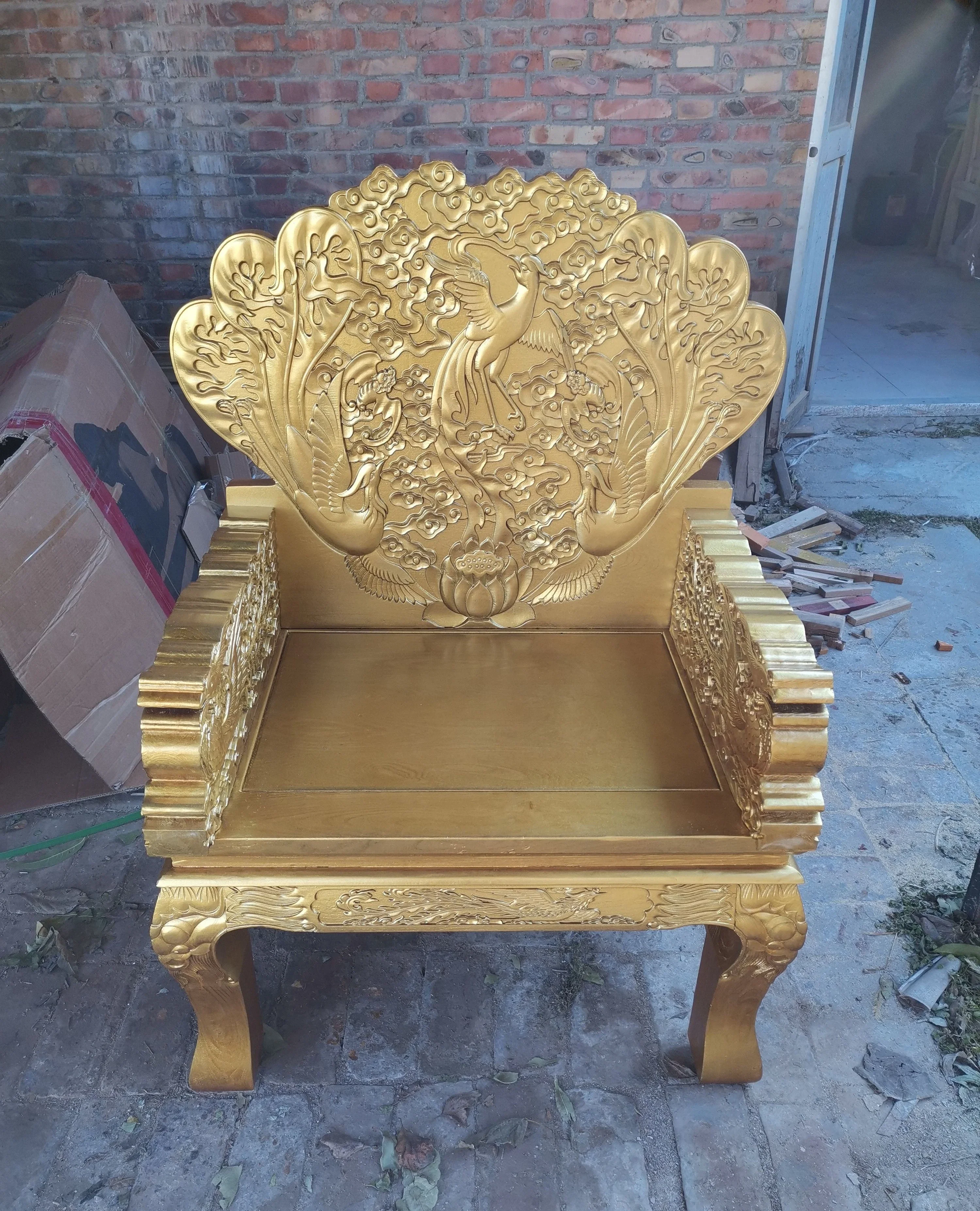 Phoenix dragon chair emperor throne engraving gold-painted master chair solid wood emperor couch throne meditation chair Ming