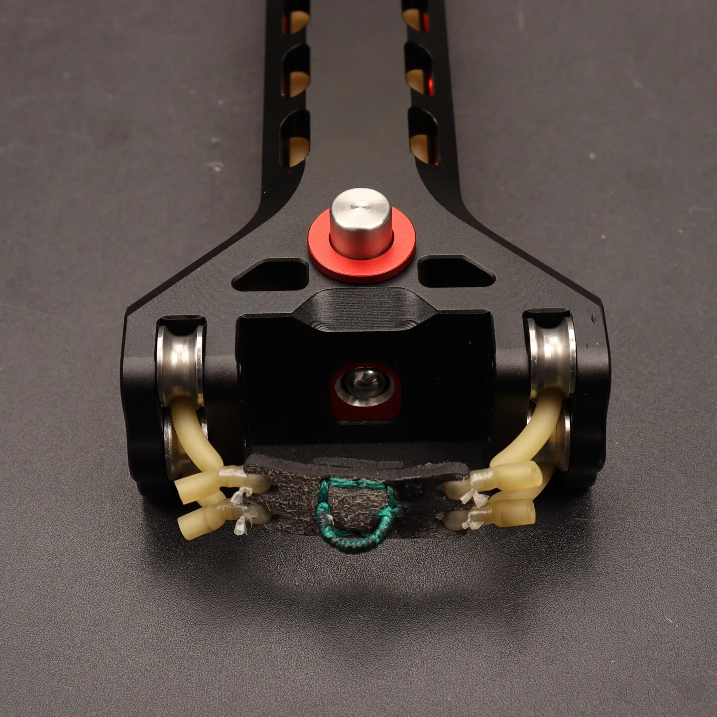 

CNC Pulley Aluminum Alloy Rapid-fire Slingshot Portable Outdoor Entertainment Competition Hunting Tool