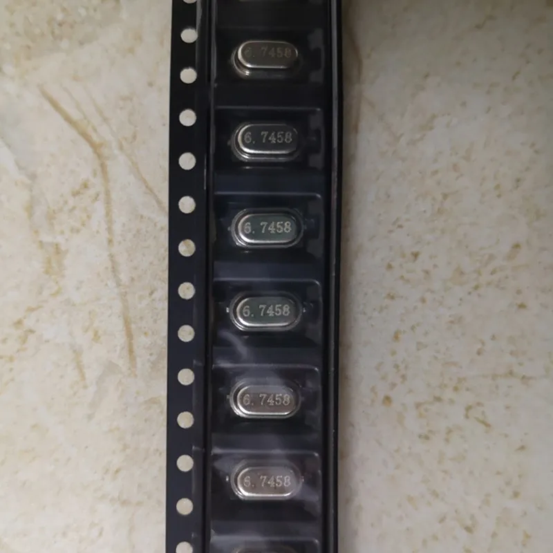 

7*4 мм 6,7458M мини M-49SMD 2-контактный smd кварцевый генератор 6,7458 МГц