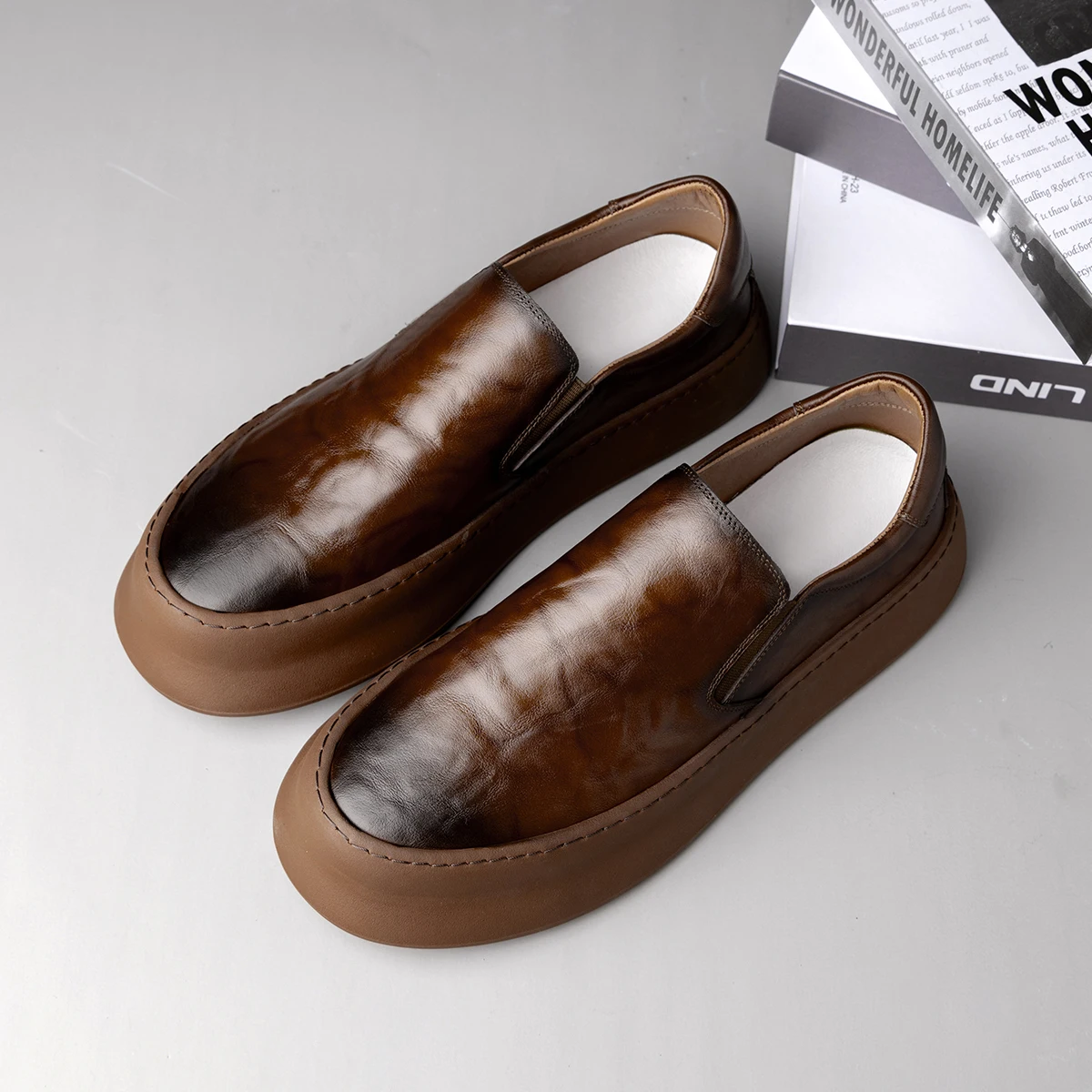 Casual leather shoes for men, lazy shoes, winter black thick soled trendy shoes, versatile and trendy 230996