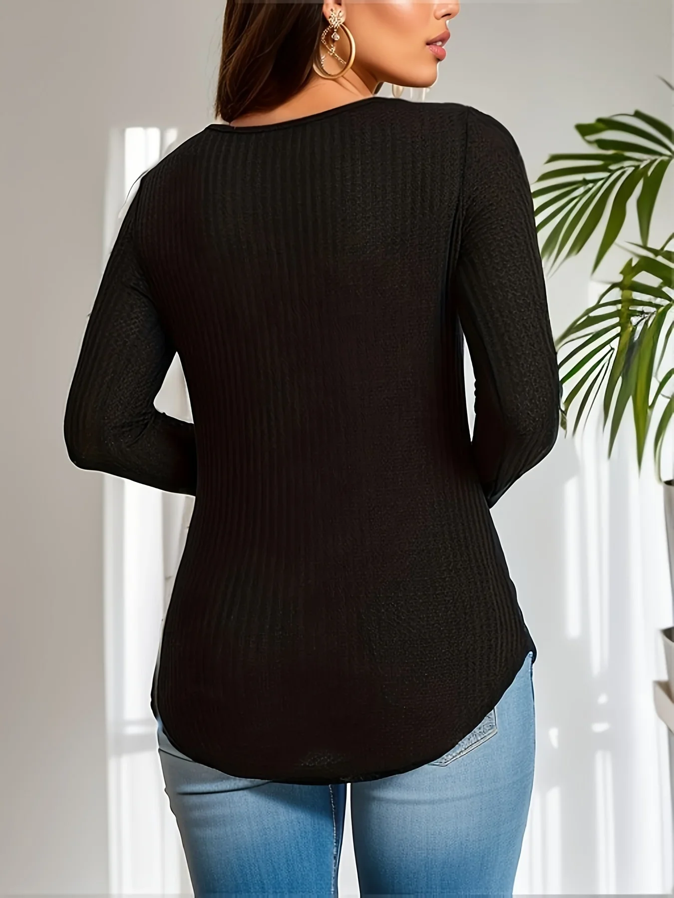 Elegant Long-Sleeve Crew Neck T-Shirt - Women's Cozy Fall/Spring Top Durable & Easy-Care Versatile Chic