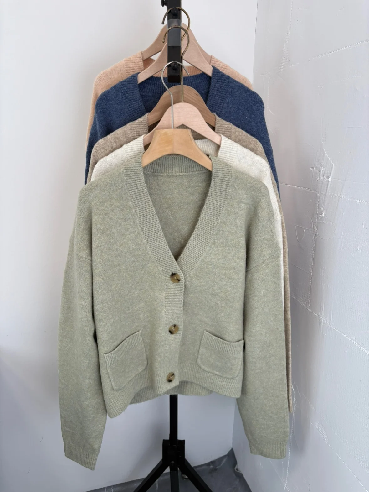 

Soft V-Ne Knitted Cardigan Women's Sweater Candy Color Loose Fit Casual Sle Polyester Fiber Long Sve Knitwear Coat