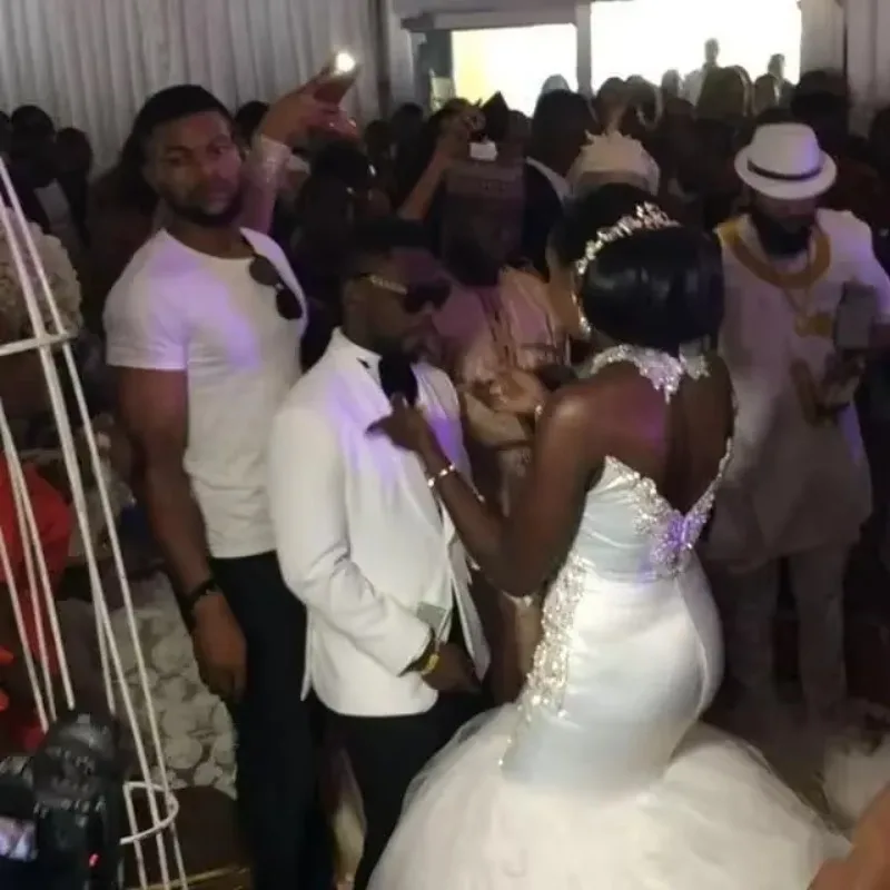 

Блестящие свадебные платья русалки по индивидуальному заказу с высоким воротом и иллюзией, открытой спиной, без рукавов, с часовенным шлейфом, кружево, бисер, кристалл, тюль, свадебное платье