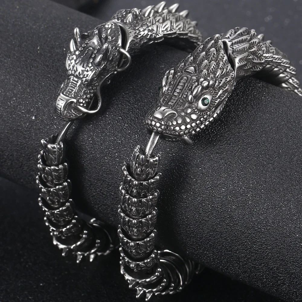 

Vintage Punk Vintage Matte Black Inlaid Green Eyed Snake Stainless Steel Men's Keel Bracelet Wrist Jewelry
