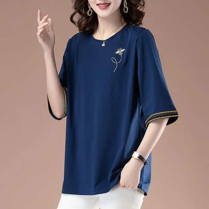 Korean Fashion New Summer Round Neck Women's Embroid Simplicity Casual Office Lady Comfortable Half Sleeve Loose T-shirt Tops