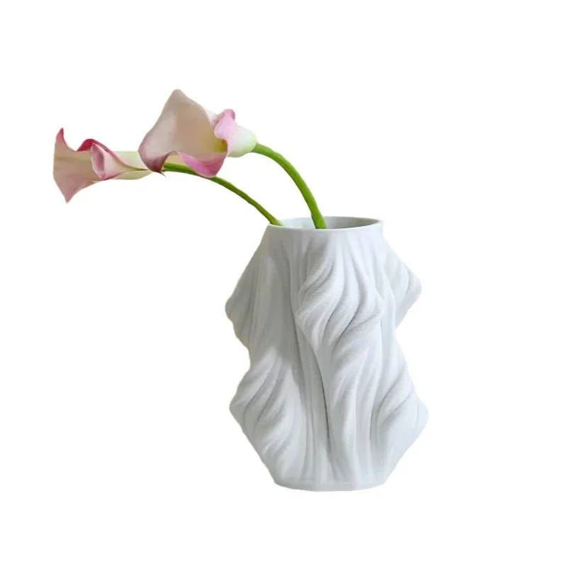 

Ceramic ornaments, high-end Italian minimalist art gadgets