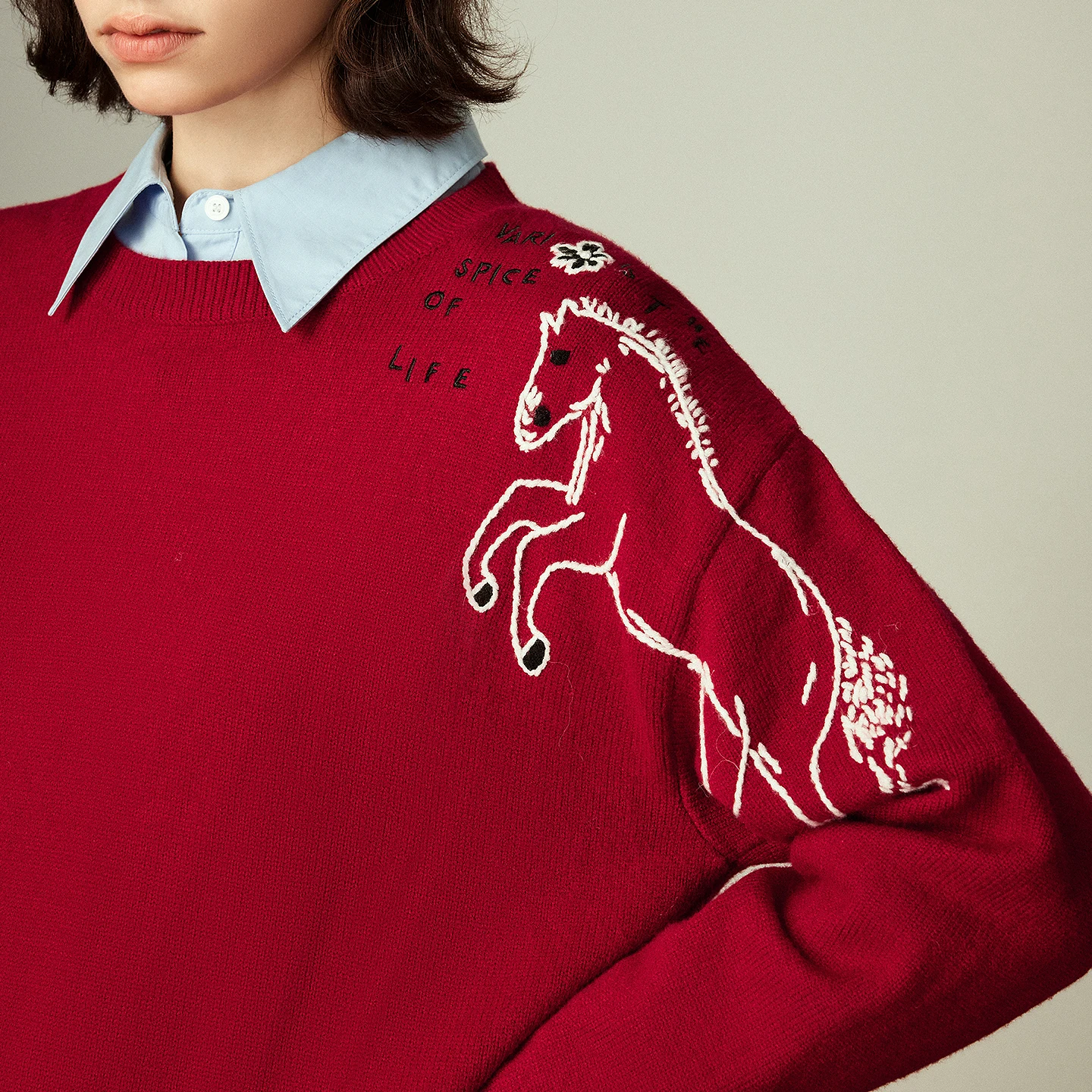 TOYOUTH Dames Arctic Fleece Dikke Trui 2025, Winter Nieuwjaar Rode Letter & Paard Borduursel Ronde Hals Top