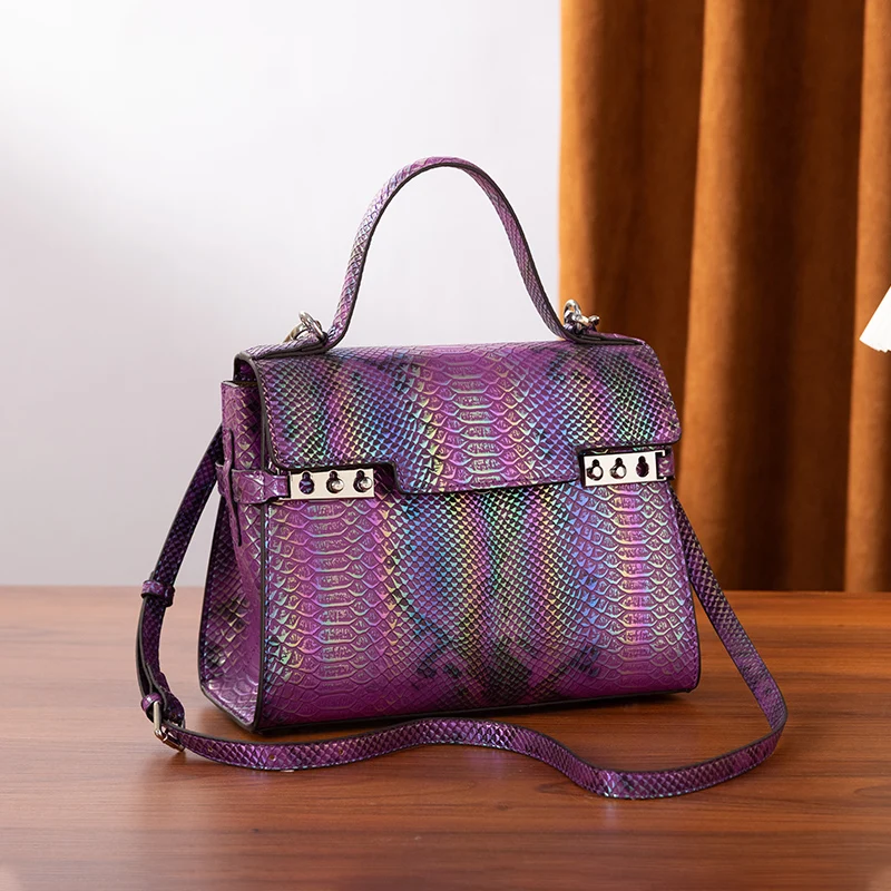 

Retro Purple Snake Pattern High-End Handbag for Women, Fashionable, Light, Luxurious and Noble, Platinum Bag, Lightweight, Large-Capacity, Elegant Lizard Pattern Business Commuter Handbag, Shoulder Crossbody Bag, with Detachable Shoulder Straps, Decorativ