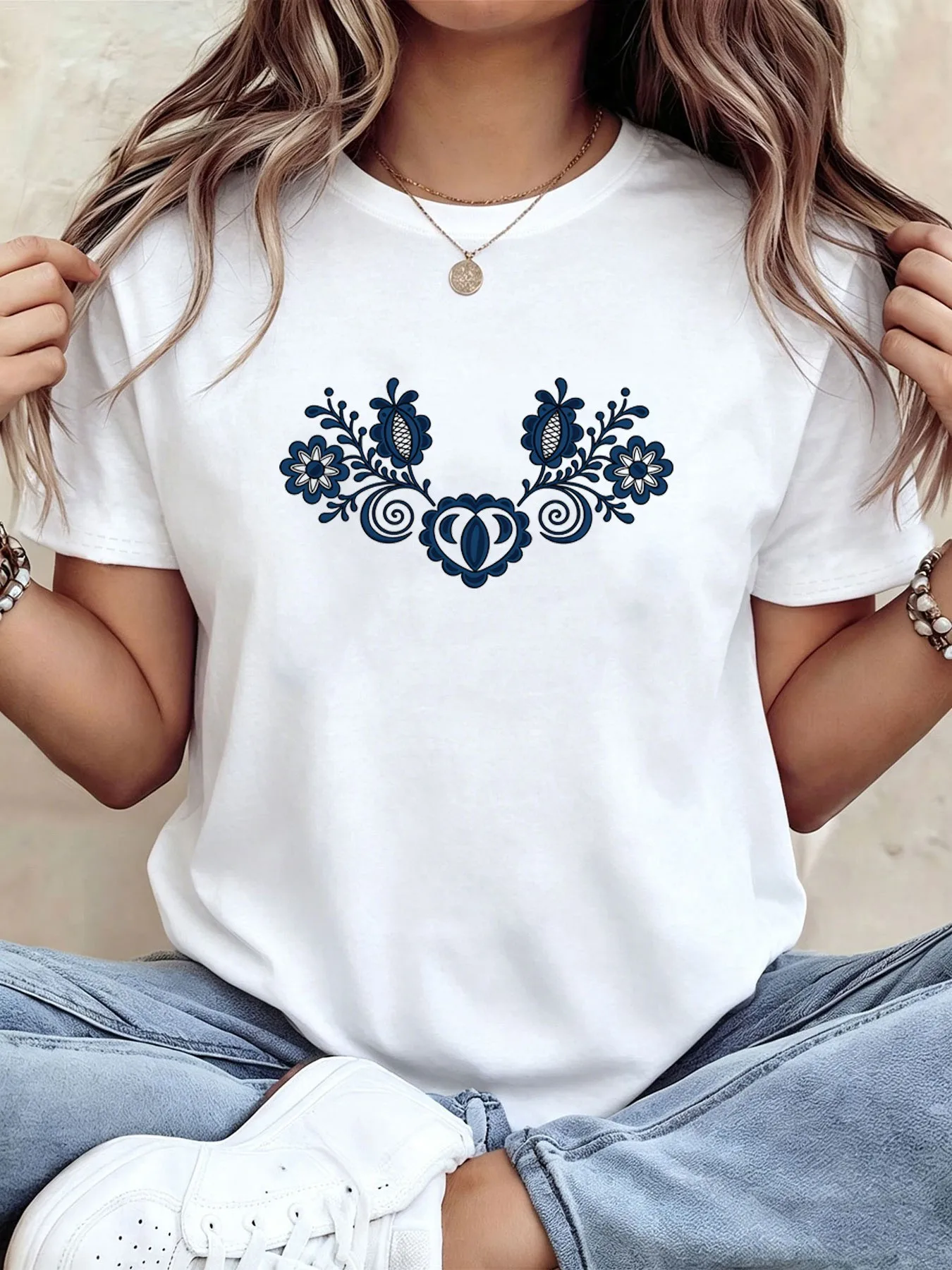 Plus size women's short sleeve T-shirt Floral Embroidery Design Pattern Print Spring and Summer Must-Haves summer outfit
