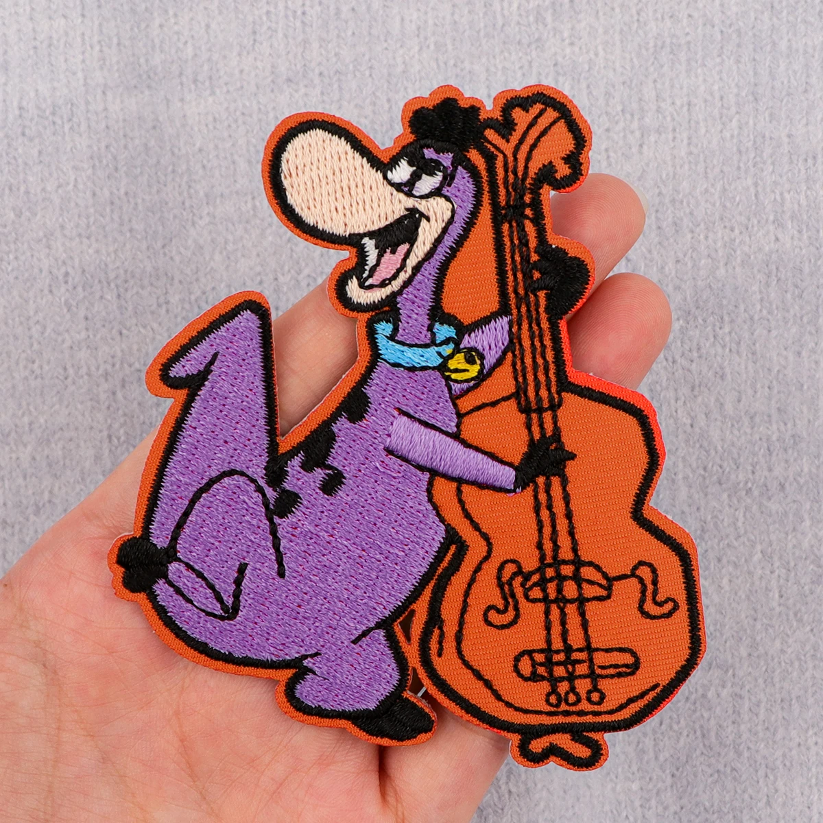 Remendo bordado de guitarra alegre dos desenhos animados ferro em remendos em roupas mochila remendos bonitos para jaquetas diy costurar remendo