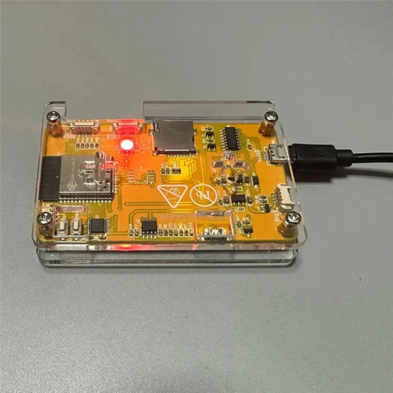 

TTKK-Совершенно новый Nerdminer V3 2,8-дюймовый BTC Solo Lottery Nerd Miner Crypto Bitcoin Miner Solo Mining Machine