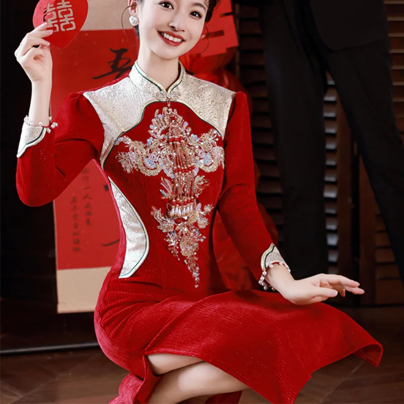 

Traditional Mandarin Collar Cheongsam Long Sleeved Sexy Slim Fitting Qipao Classical Tassel Pendant Dress Vintage Novelty Xiuhe