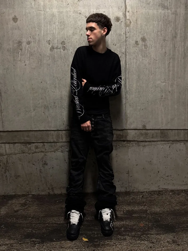 Top grafico Harajuku gotico europeo e americano da uomo con stampa di lettere retrò T-shirt casual girocollo a maniche lunghe streetwear alla moda