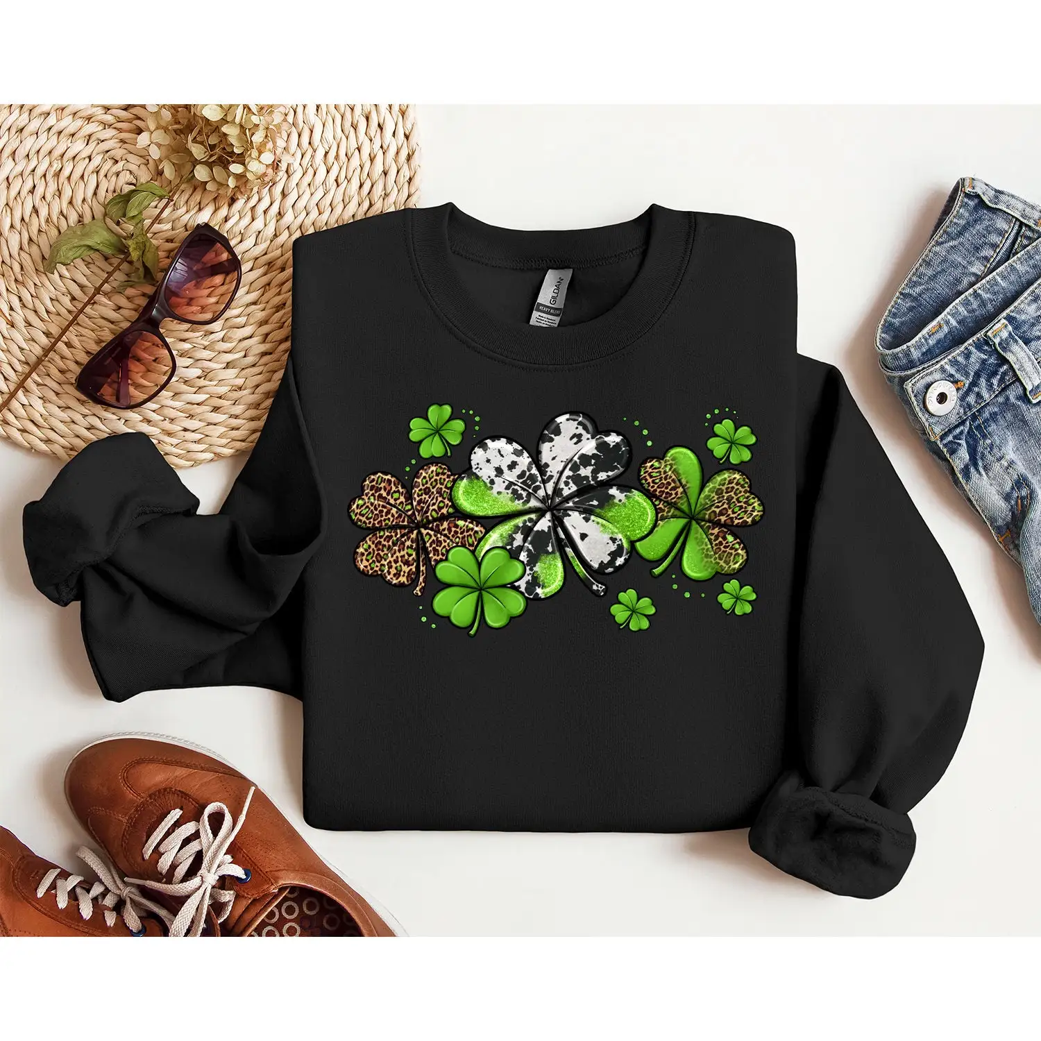 2023 New Voguish St. Patrick's Women Sweatshirt Retro Trend Clover Female Sweater Green Lucky Four-leaf Clover Slogan Girl Tops