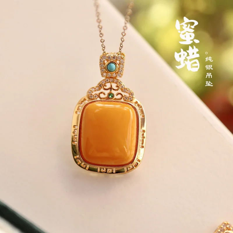 Natural Chicken Fat Yellow Beeswax Pendant Sugar Cube S925 Sterling Silver Inlaid