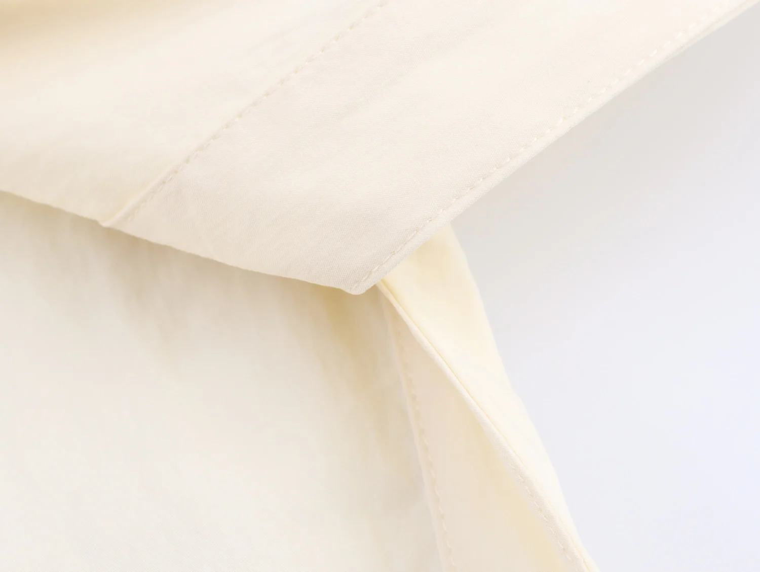 ชุดเดรสสไตล์ยุโรปและอเมริกา คอลเลคชั่นฤดูใบไม้ร่วง 2025 สำหรับผู้หญิง สไตล์ลำลอง ตกแต่งด้วยเข็มขัด แขนพองทรงเสื้อเชิ้ต