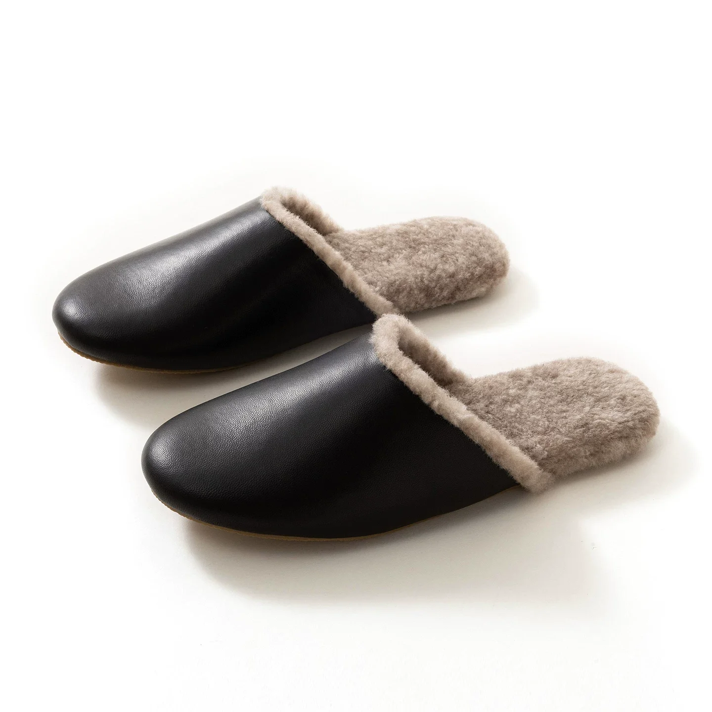 2026 Winter Couple's Genuine Sheepskin Slippers – Warm Plush-Lined Indoor House Shoes, Light Luxury Home Footwear for Men & Wome