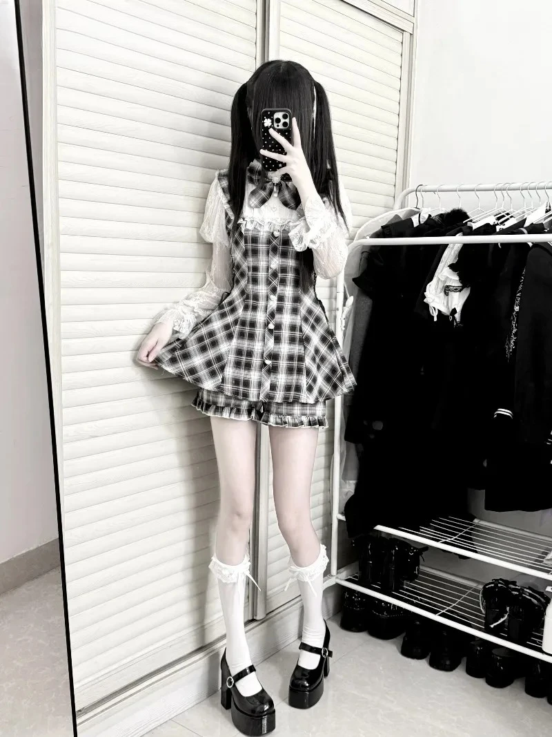 ชุดเซ็ตสองชิ้น เดรสเอวสูงและกางเกงขาสั้น สไตล์สาวหวาน ชุดสูทญี่ปุ่นแท้ คอตั้ง แต่งผ้าลูกไม้แขนยาว แต่งโบว์