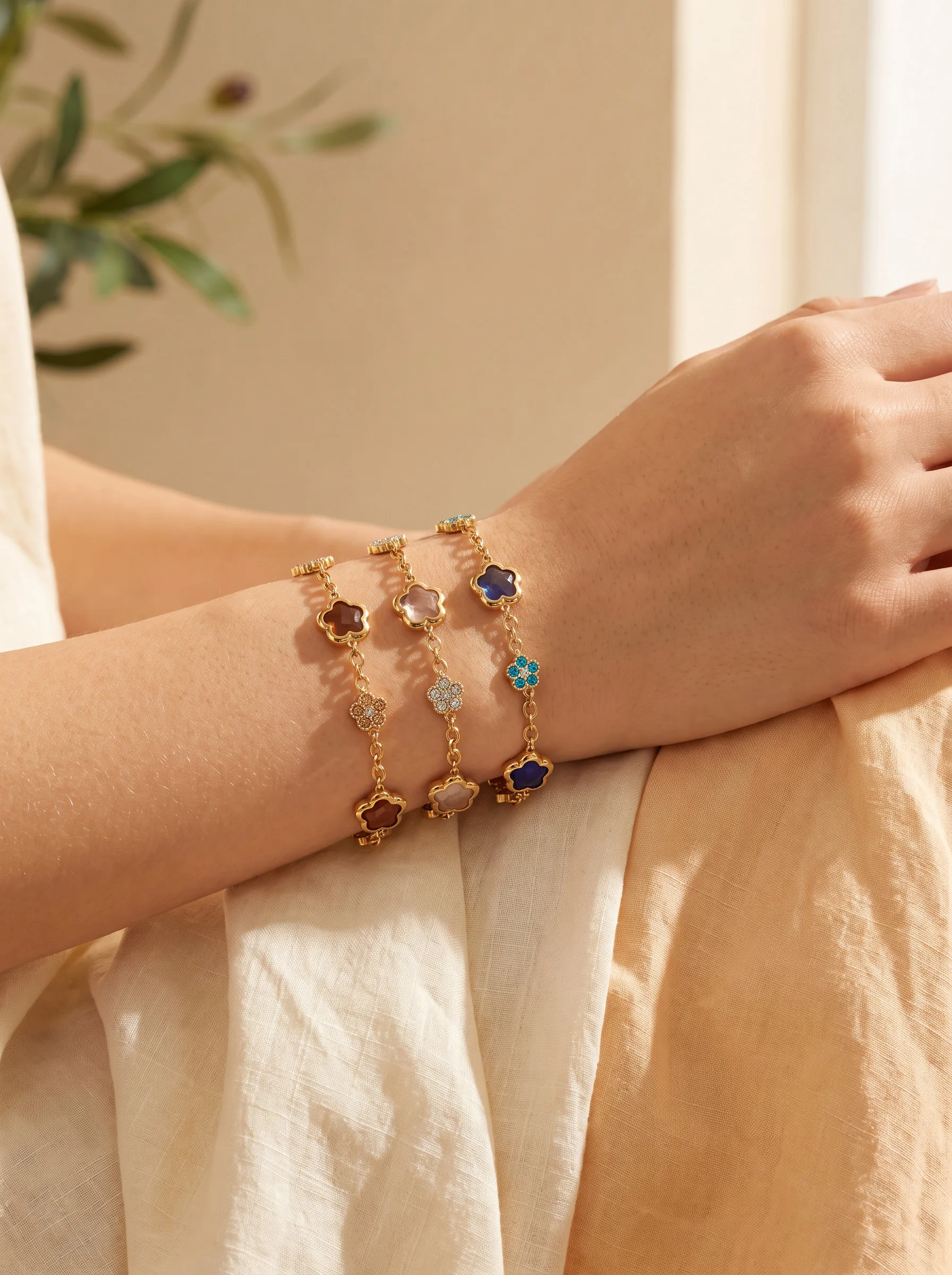 Funkelndes Facettiertes Glasstein-Armband Blumen-Armbänder Edelstahl-Kettenarmband 18k Vergoldete Armbänder für Frauen – Detail 9