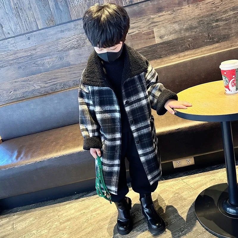 

Waterproof Hooded Coat for Men Winter Outdoor Jacket with Pockets Warm Thermal Layering Outerwear