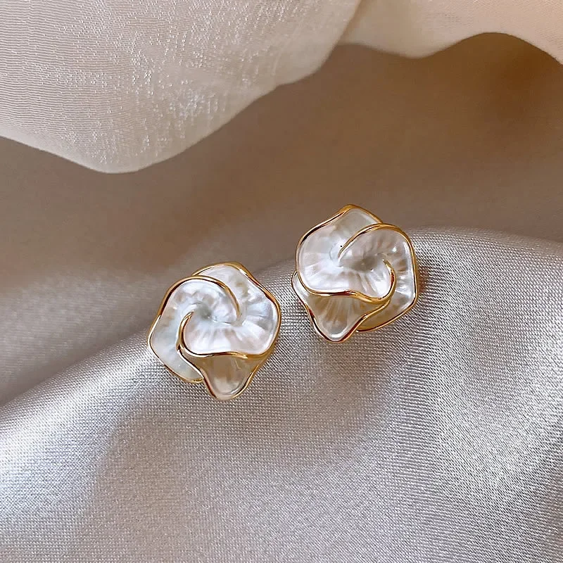 New White Enamel Camellia Stud Earrings Women Korean Design Brincos Jewelry Birthday Friend Christmas Gift