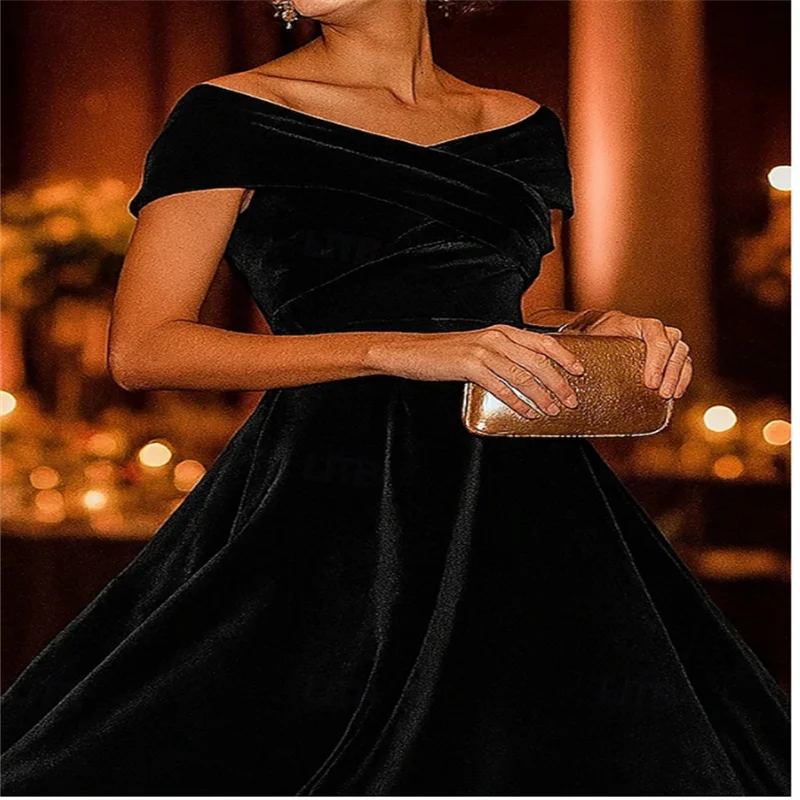 A-الخط طول الشاي طول الركبة فساتين كوكتيل فساتين الحفلات أنيقة بلا أكمام قبالة الكتف حديقة حفل زفاف المخملية #2