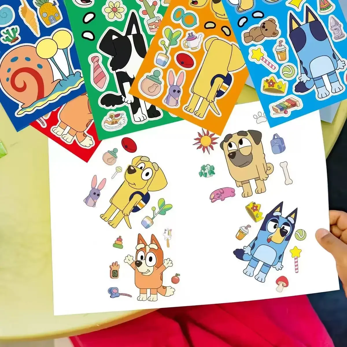 8/16 Lenzuola Bluey Animazione Famiglia Cartoon Puzzle Adesivo FAI DA TE Laptop Bagagli Skateboard Graffiti Decalcomanie Divertimento per I Regali Dei Bambini