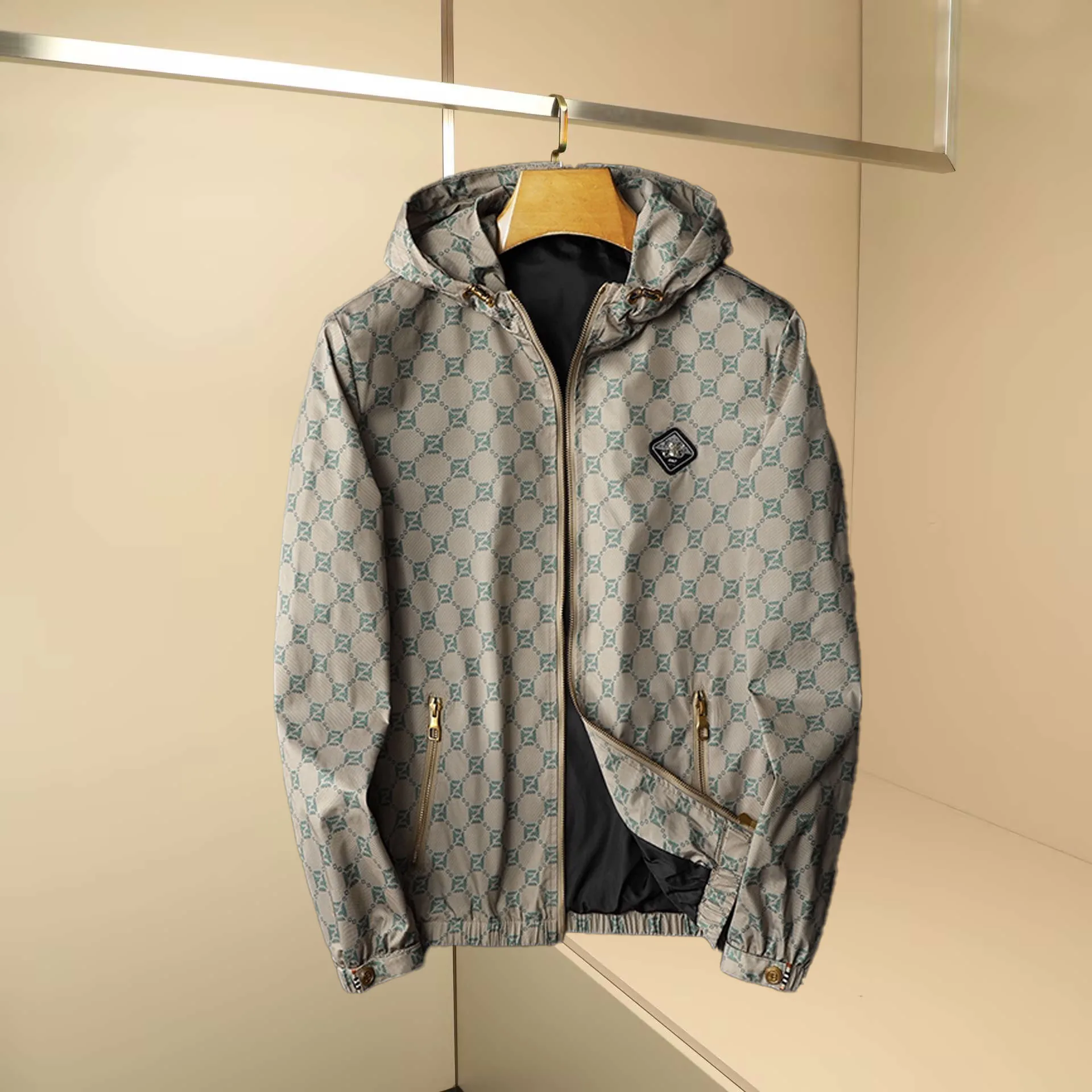 

Мужская модная повседневная куртка Slim Fit с капюшоном и принтом Bee Bae, весна 2025, из полиэстера, нейлона и композитного волокна