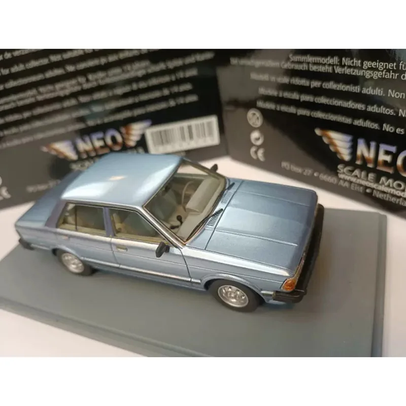 1:43 Scale Nissan Datsun Bluebird U910 Sedan Resin Car Model Collection Ornaments