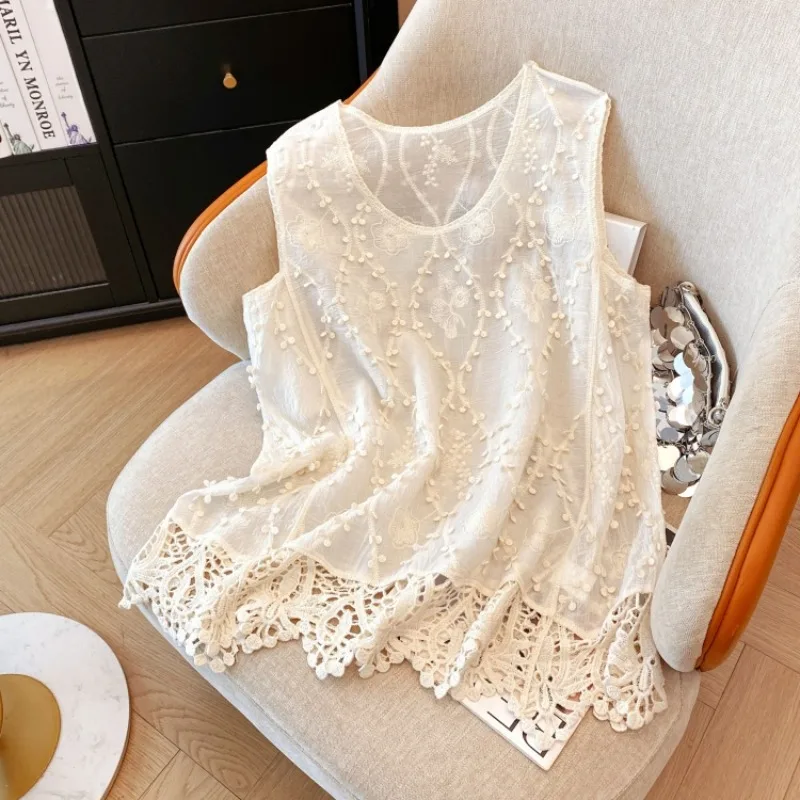 Women's round Neck Embroidered Lace Hollow out Vest Loose Sleeveless Top Design Sensation Floral Pattern A-Line Narrow Strap ...