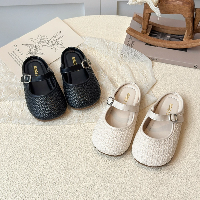 

Тапочки для девочек, новинка лета 2024, тканая детская пляжная обувь на мягкой подошве с круглым носком, повседневная нескользящая детская обувь на плоской подошве, размеры 23–34