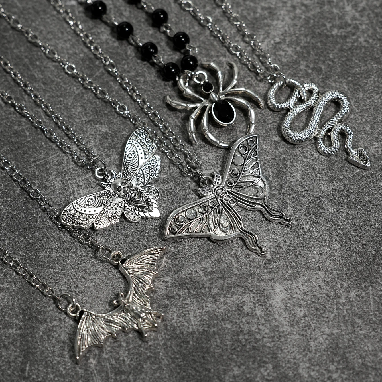 Y2K Gothic Dark Style Personalized Creative Bat Spider Snake Butterfly Pendant Necklace, Valentine's Day Gift