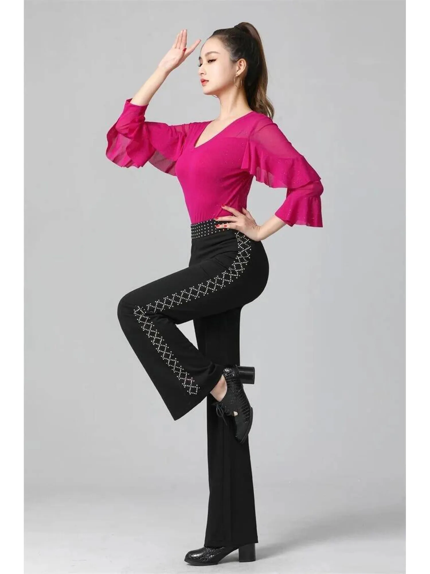 Ropa de baile de Color sólido, traje latino, peleles de manga larga para mujeres, bailes estándar, ropa femenina con volantes, Tops de práctica